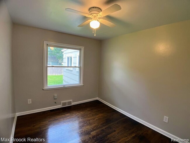 Building Photo - 27422 Lexington Pkwy