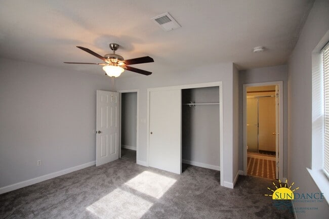 Building Photo - Stunning 4 Bedroom Home in Fort Walton Beach