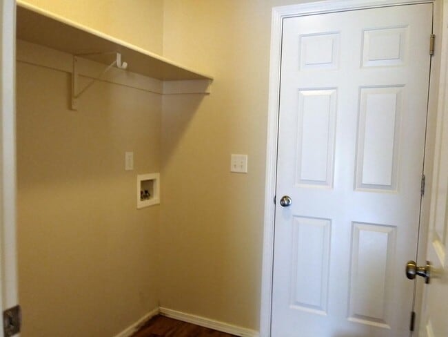 Building Photo - 2202 S Phillippi St