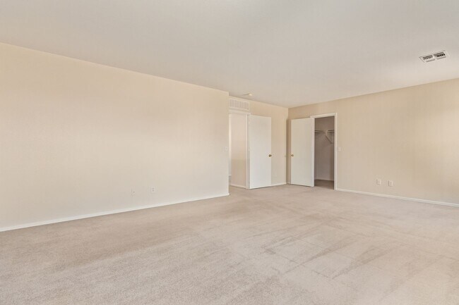 Building Photo - New Listing in El Mirage