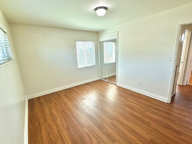 Building Photo - Remodeled Paradise Hills Home With Spectacular Views