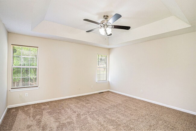 Building Photo - 3 Bedroom 2.5 Bath Home