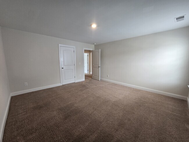Building Photo - 344 Quarryrock Rd