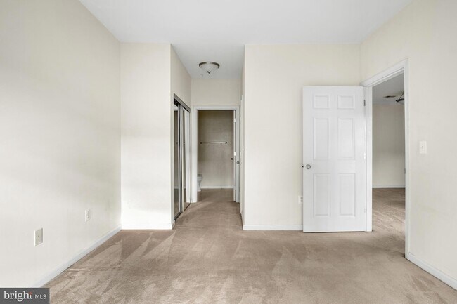 Building Photo - 4850 Eisenhower Ave