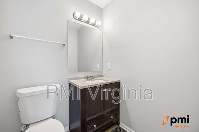 Building Photo - 1957 Darnell Dr