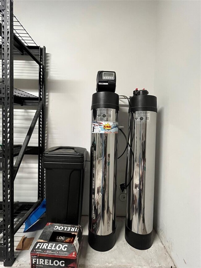 Building Photo - 121 Red Granite Rd