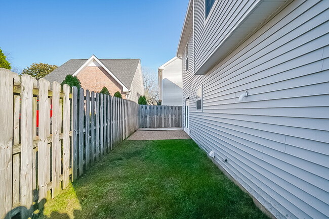 Building Photo - 123 Walton Village Dr