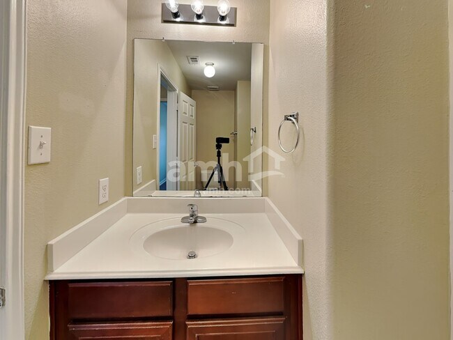 Building Photo - 101 Eider Dr