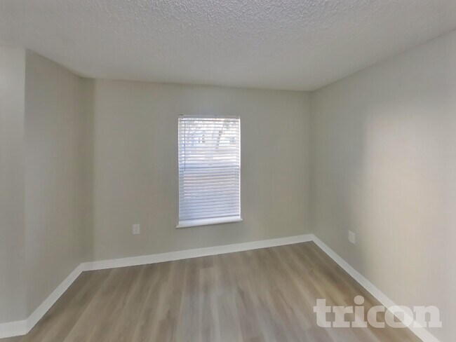 Building Photo - 10323 Frog Pond Dr