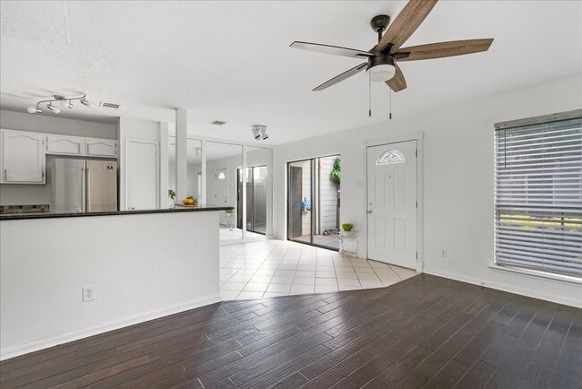 Building Photo - 2379 Briarwest Blvd