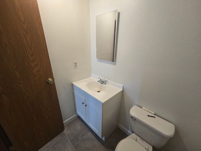 Building Photo - Three bedroom home in Franklin Square