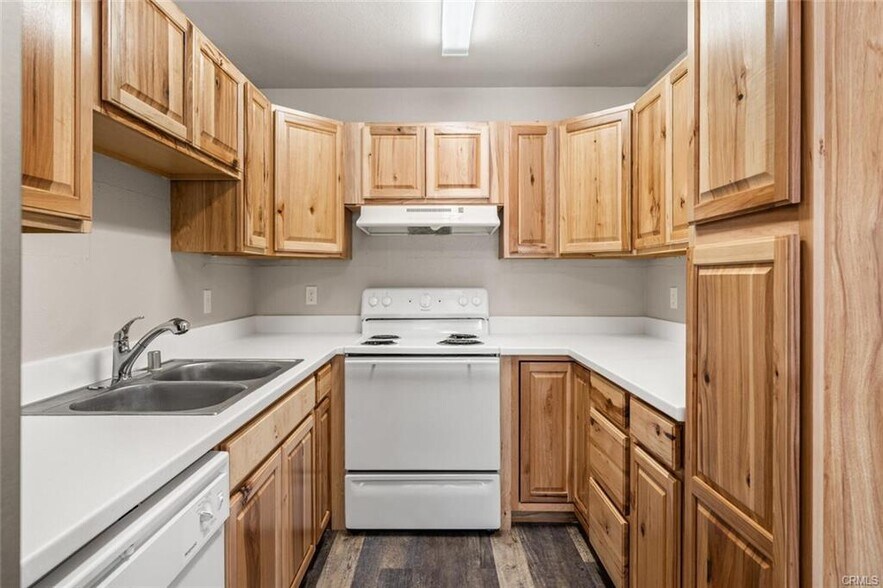 Building Photo - 1256 Warner St