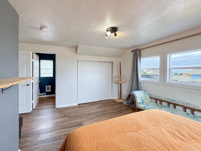 Building Photo - Charming Home for Lease