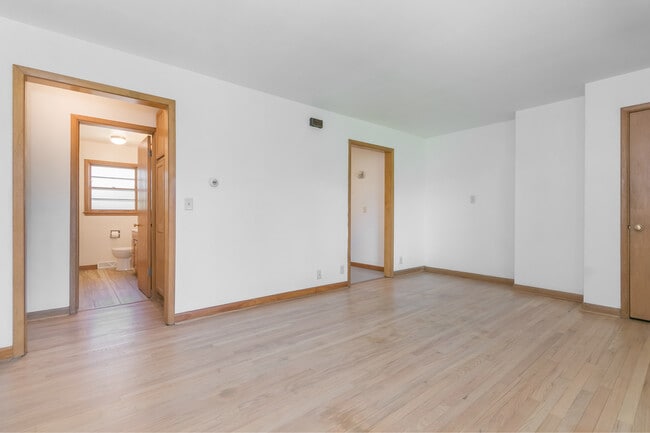 Building Photo - 4807 Camden Rd