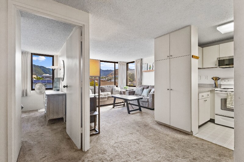 Building Photo - 909 Coolidge St