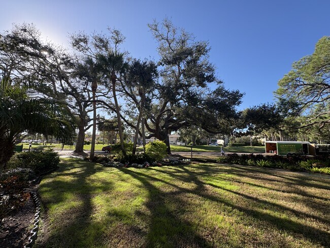 Building Photo - 512 W Venice Ave