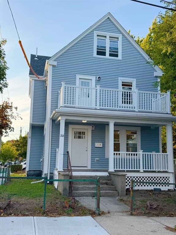 Primary Photo - 208 Beach St