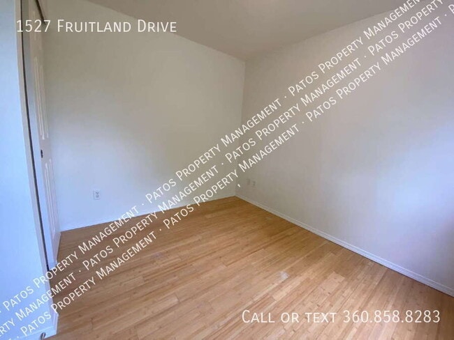 Building Photo - 1527 Fruitland Dr