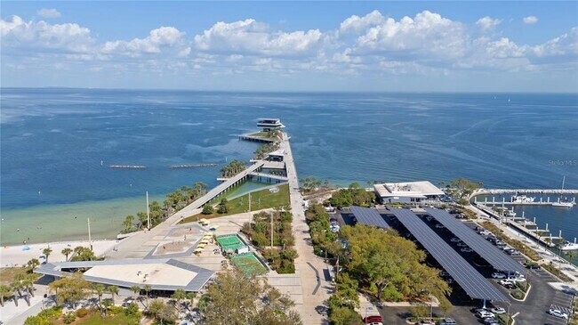 Building Photo - 300 Beach Dr NE