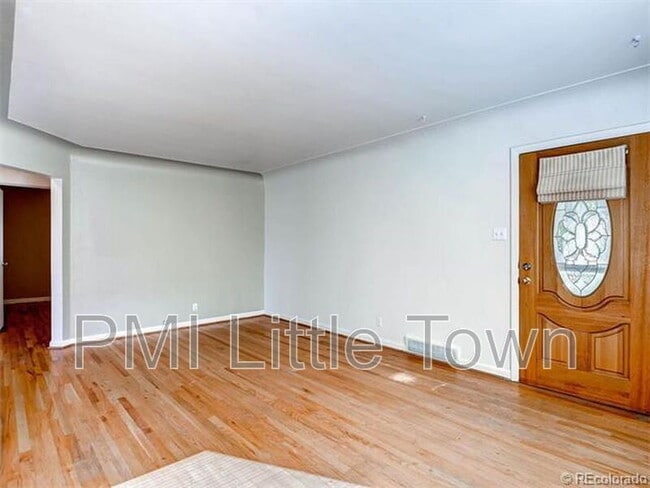 Building Photo - 2491 S Corona St