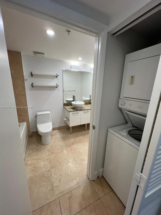 Building Photo - 41 SE 5th St