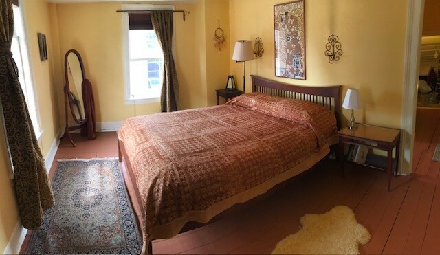 Building Photo - 56 Maple St