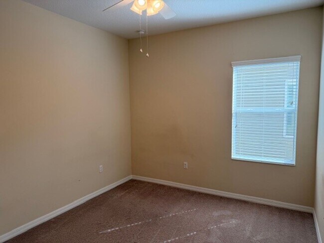 Building Photo - Home in Resort-Style Gated Community