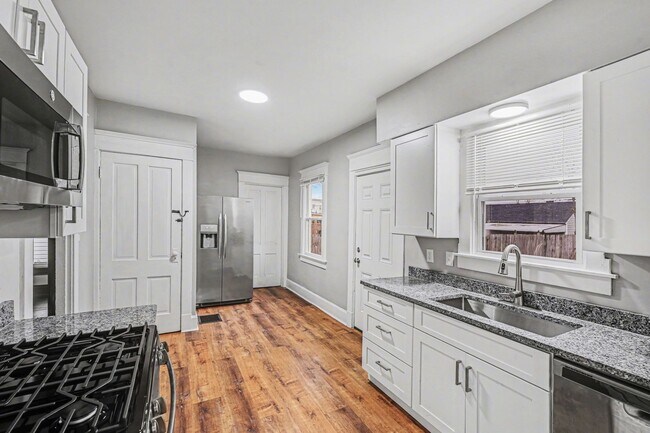 Building Photo - Fully Renovated 2BR Home – Modern Updates & Classic Charm