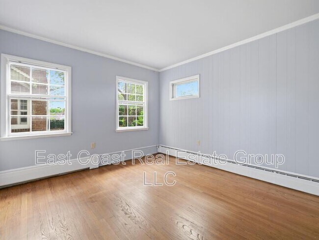Building Photo - 323 N Potomac St