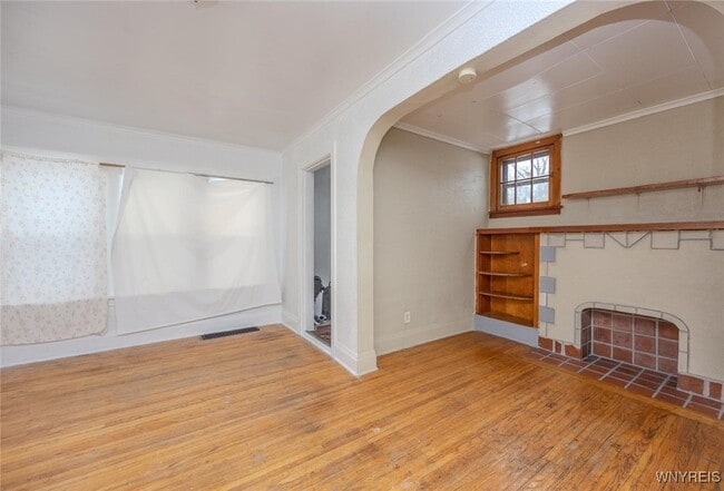 Building Photo - 68 Sirret St