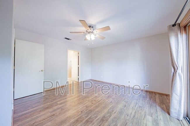 Building Photo - 471 Caviness Dr