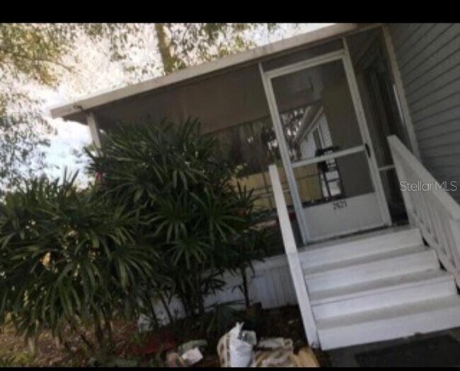 Building Photo - 2621 Island Oaks W