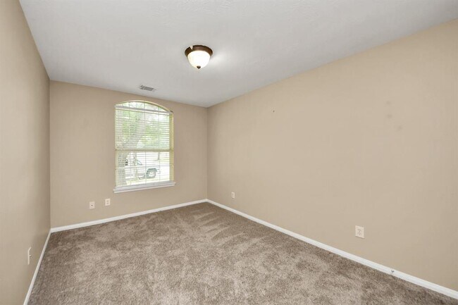 Building Photo - 1603 Martin Lake Dr