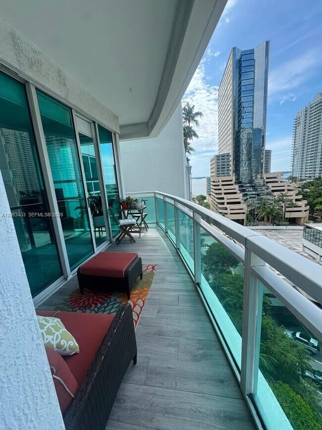 Building Photo - 951 Brickell Ave