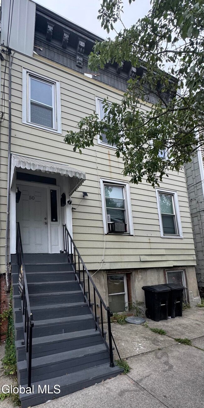 Primary Photo - 50 Ontario St