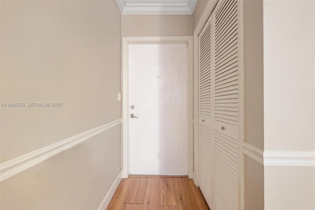 Building Photo - 2424 SE 17th St