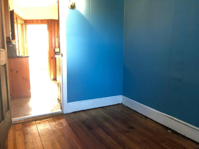 Building Photo - 122 Williams Ave