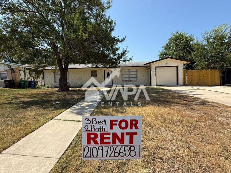 Primary Photo - 206 Covina Ave