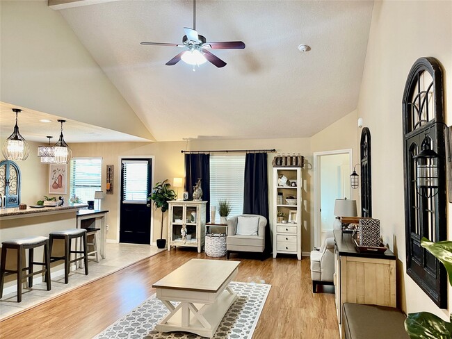 Building Photo - 7808 Colonial Ln