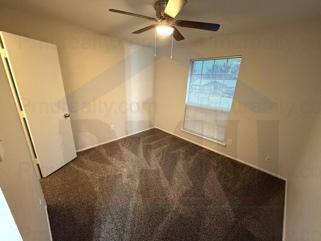 Building Photo - AVAILABLE NOW!!! Charming 3-bedroom, 1.5-bathroom house in Cedar Hill