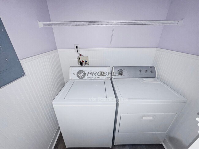 Building Photo - 107 Pelham Square Way