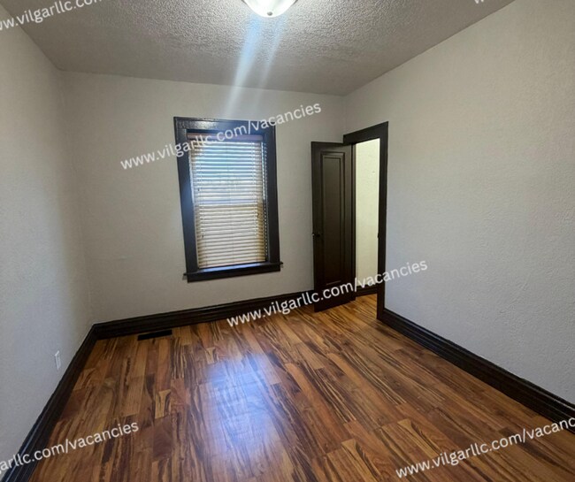 Building Photo - 3713 Hemlock St