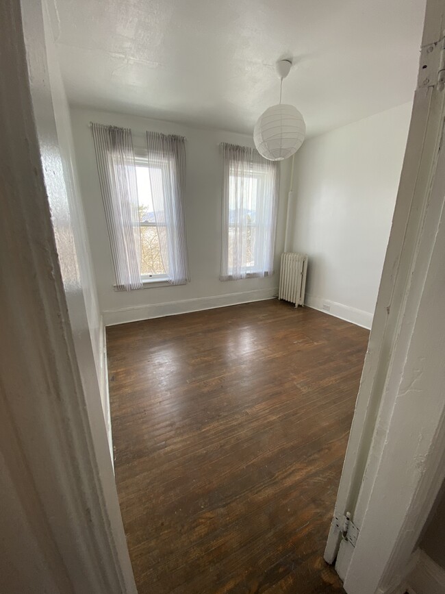 Master Bedroom facing the Hudson - 508 Liberty St