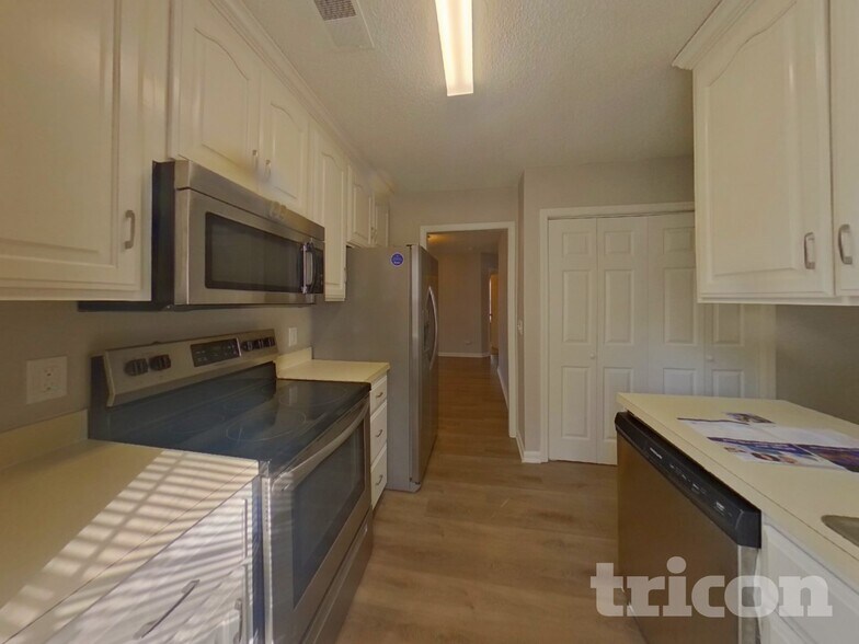 Building Photo - 1 Tomafield Ct