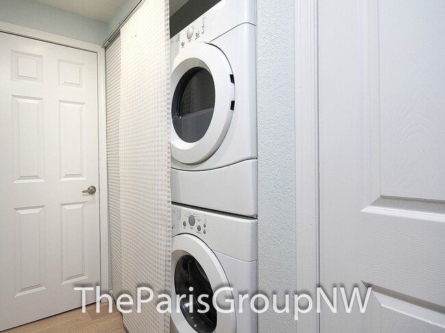 Building Photo - *REVIEWING PENDING APPLICATIONS* 3br Totem...