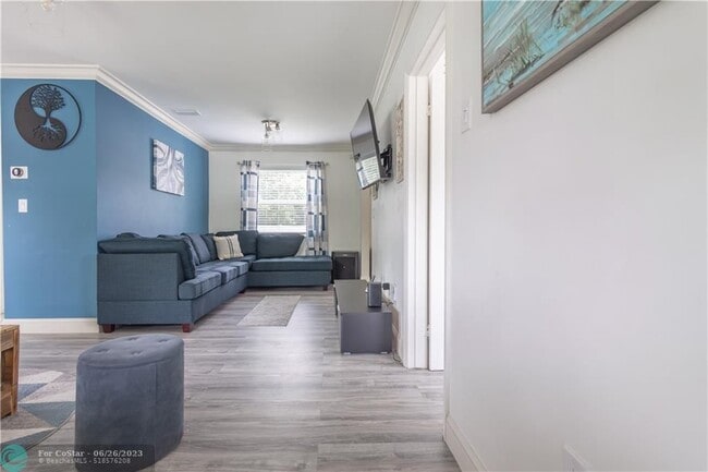 Building Photo - 6464 McClellan St