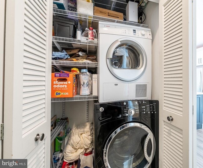 Building Photo - 901 N Penn St