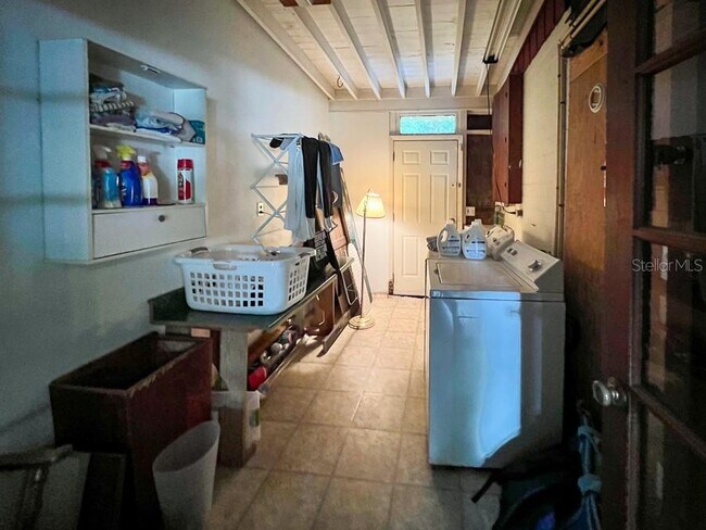 Building Photo - 929 NW 22nd St