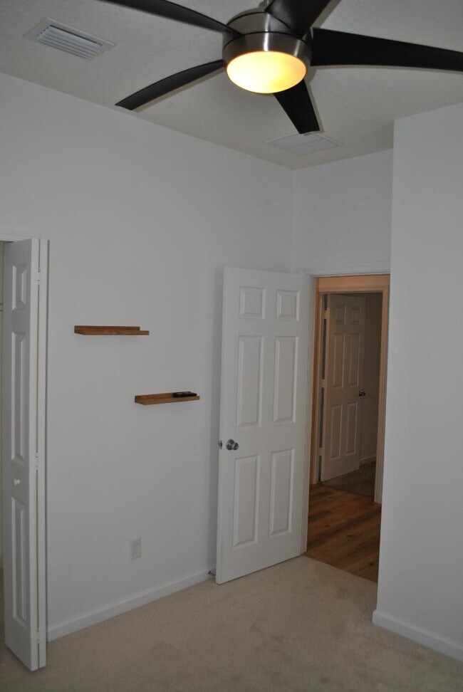 Building Photo - 612 Champion Ridge Dr