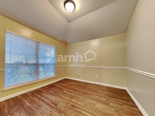 Building Photo - 3337 Horseshoe Trail Dr